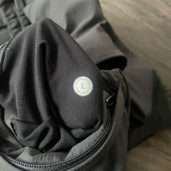 Lululemon Bowline Shorts 8” - Picture 11 of 11